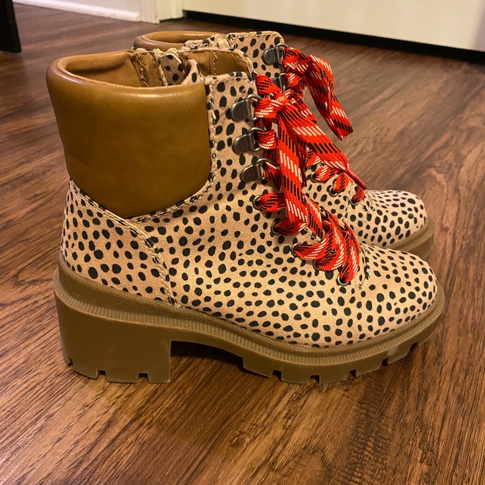 Printed boots